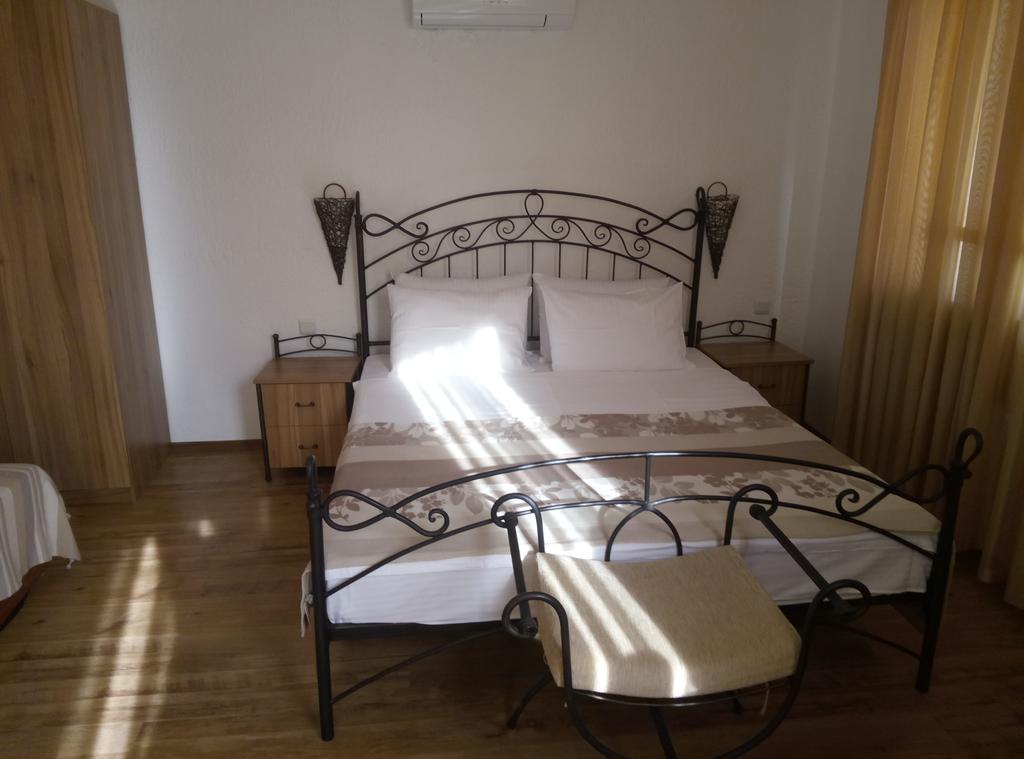Family Hotel Bellehouse Черноморец Екстериор снимка
