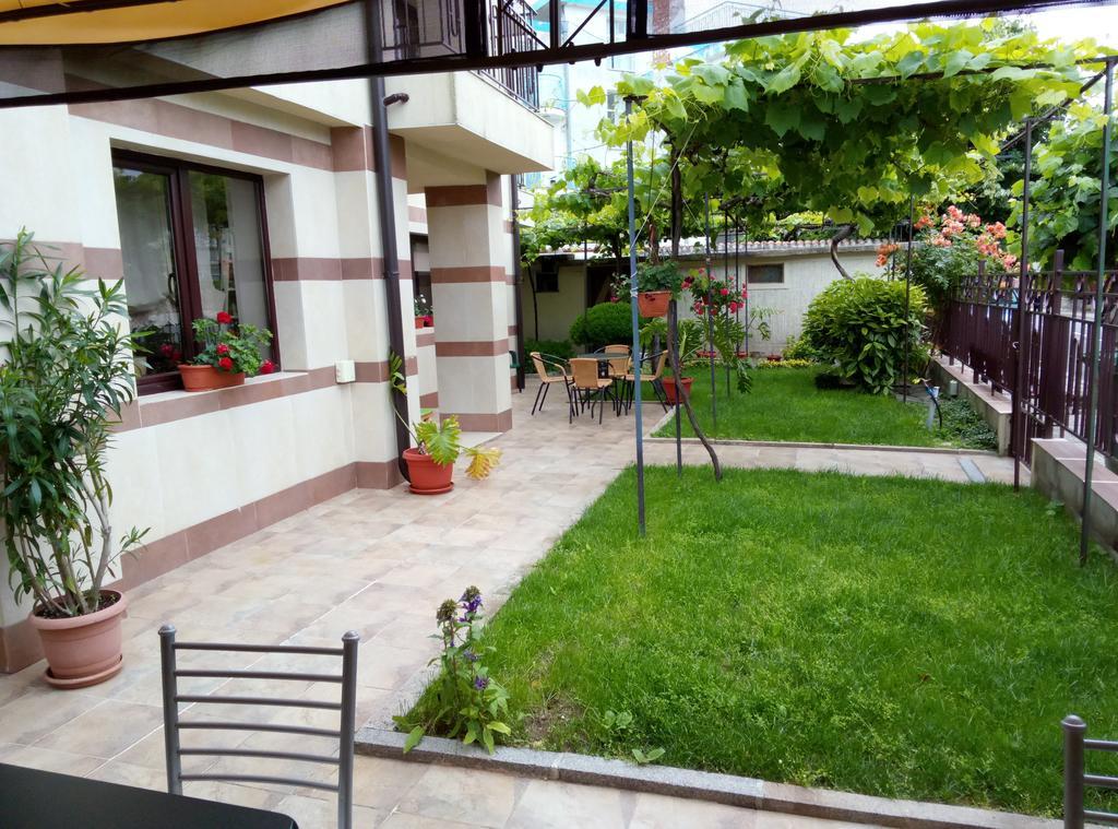 Family Hotel Bellehouse Черноморец Екстериор снимка