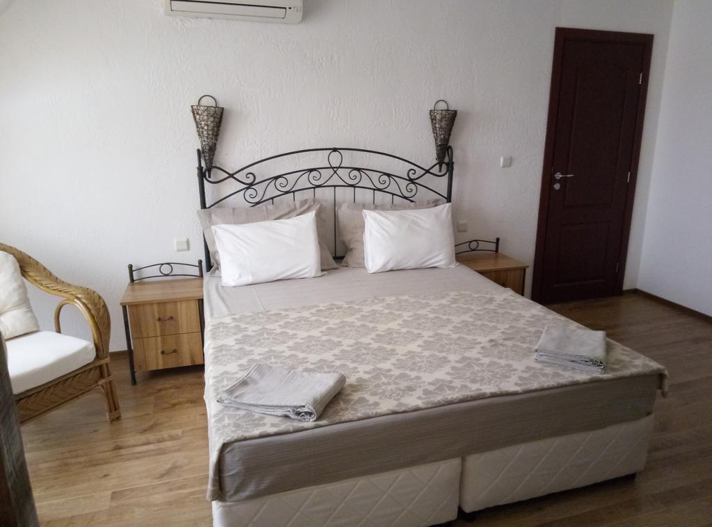 Family Hotel Bellehouse Черноморец Екстериор снимка
