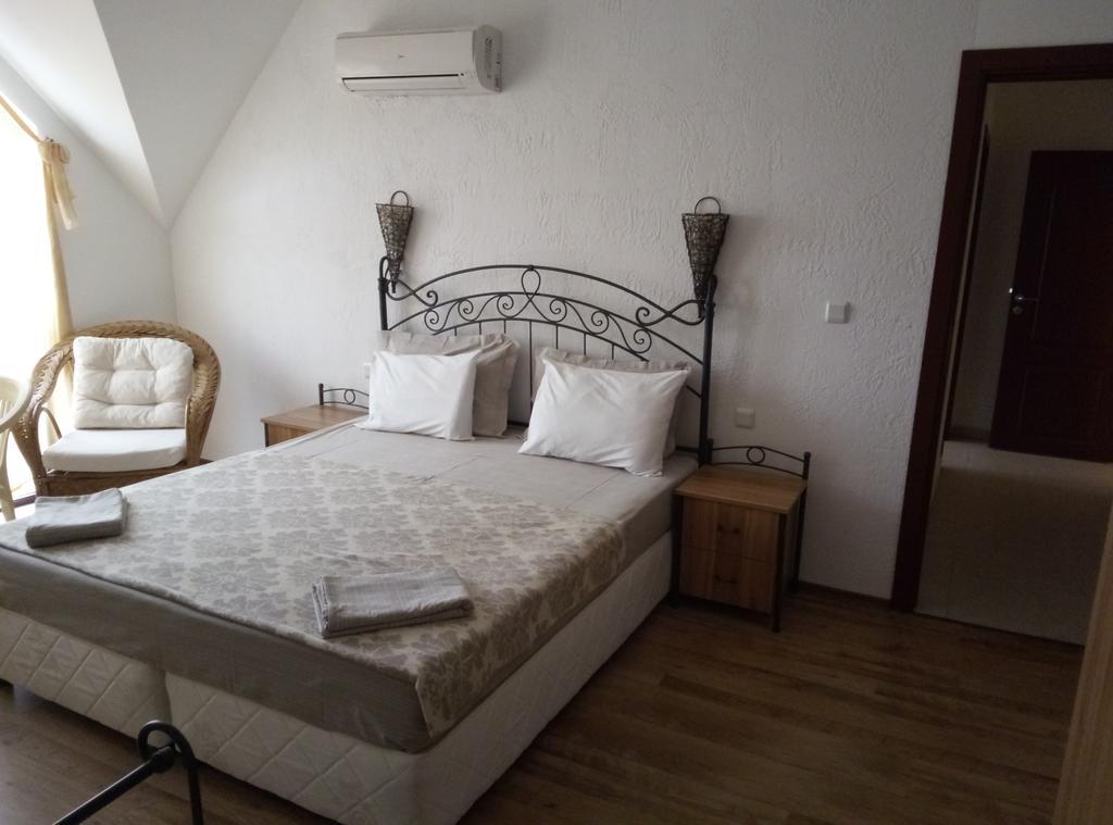 Family Hotel Bellehouse Черноморец Екстериор снимка
