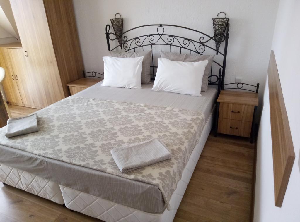 Family Hotel Bellehouse Черноморец Екстериор снимка