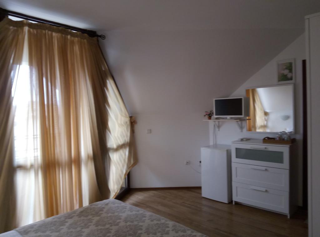 Family Hotel Bellehouse Черноморец Екстериор снимка