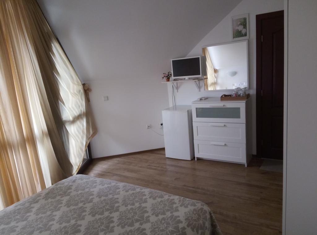 Family Hotel Bellehouse Черноморец Екстериор снимка