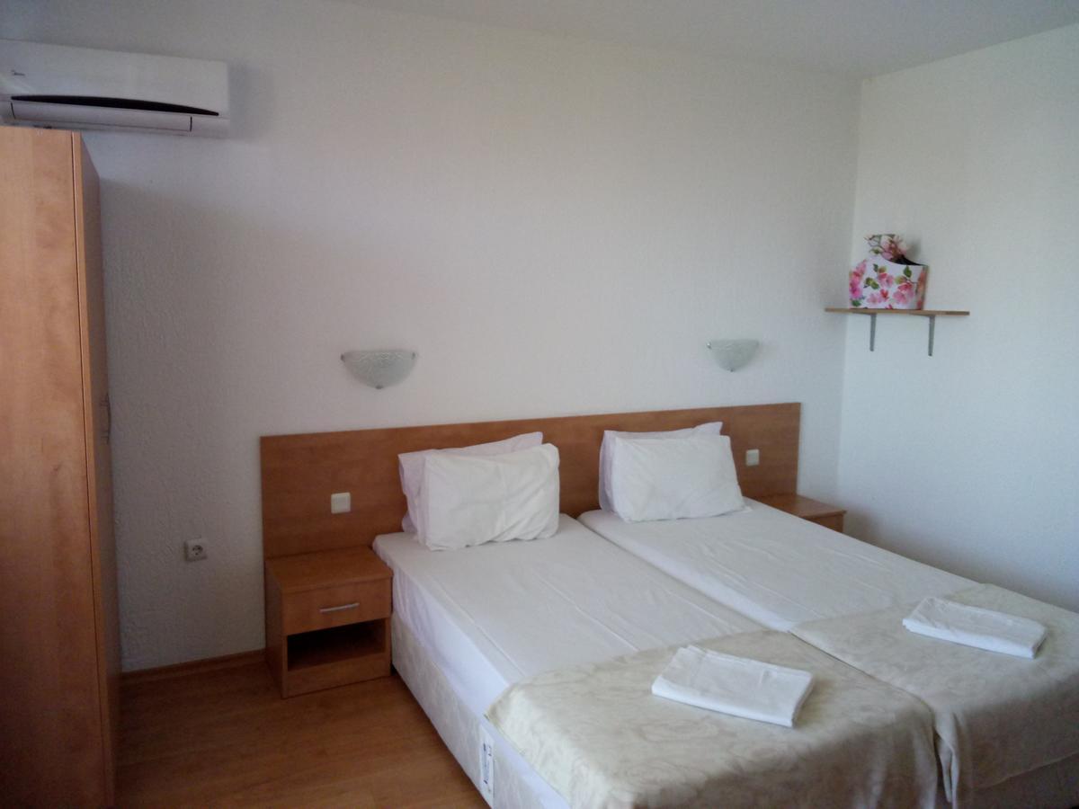 Family Hotel Bellehouse Черноморец Екстериор снимка