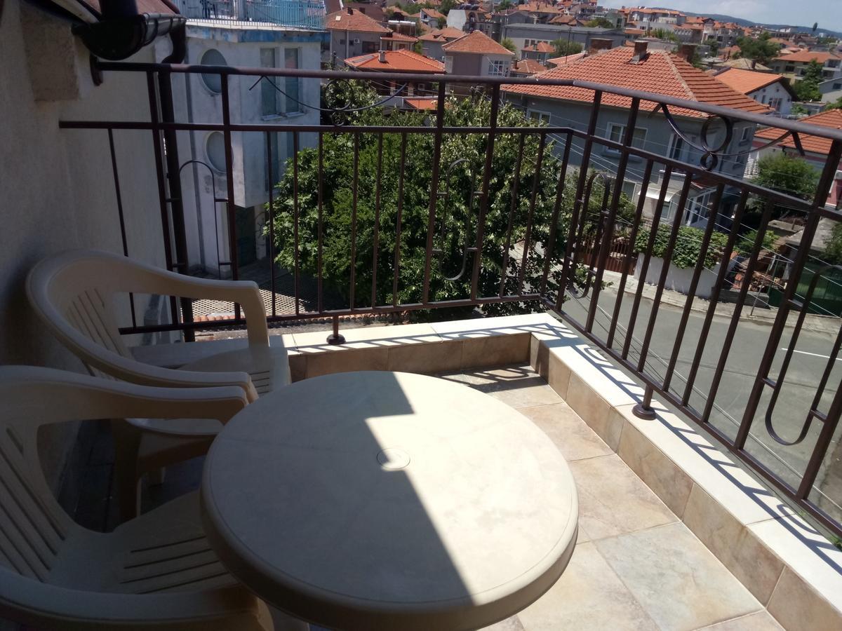 Family Hotel Bellehouse Черноморец Екстериор снимка